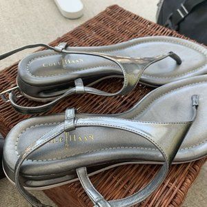 Cole Haan Flip Flops (size 6)